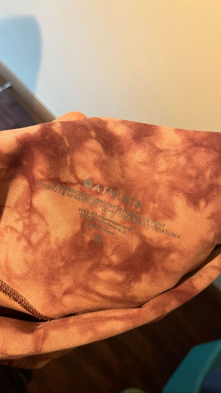 Athleta Salutation Stash Pocket II Tight Womens XS Maroon Tie Dye Excellent Yoga - Picture 4 of 6